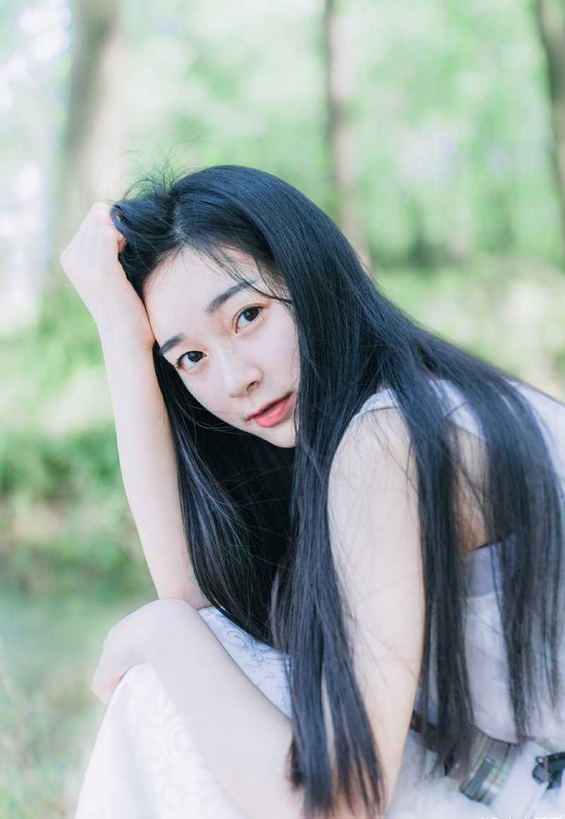 没有一宗友情是地久天长的。人们在你的生活里来去如流，有时，友情的过程是短暂的，有限的。